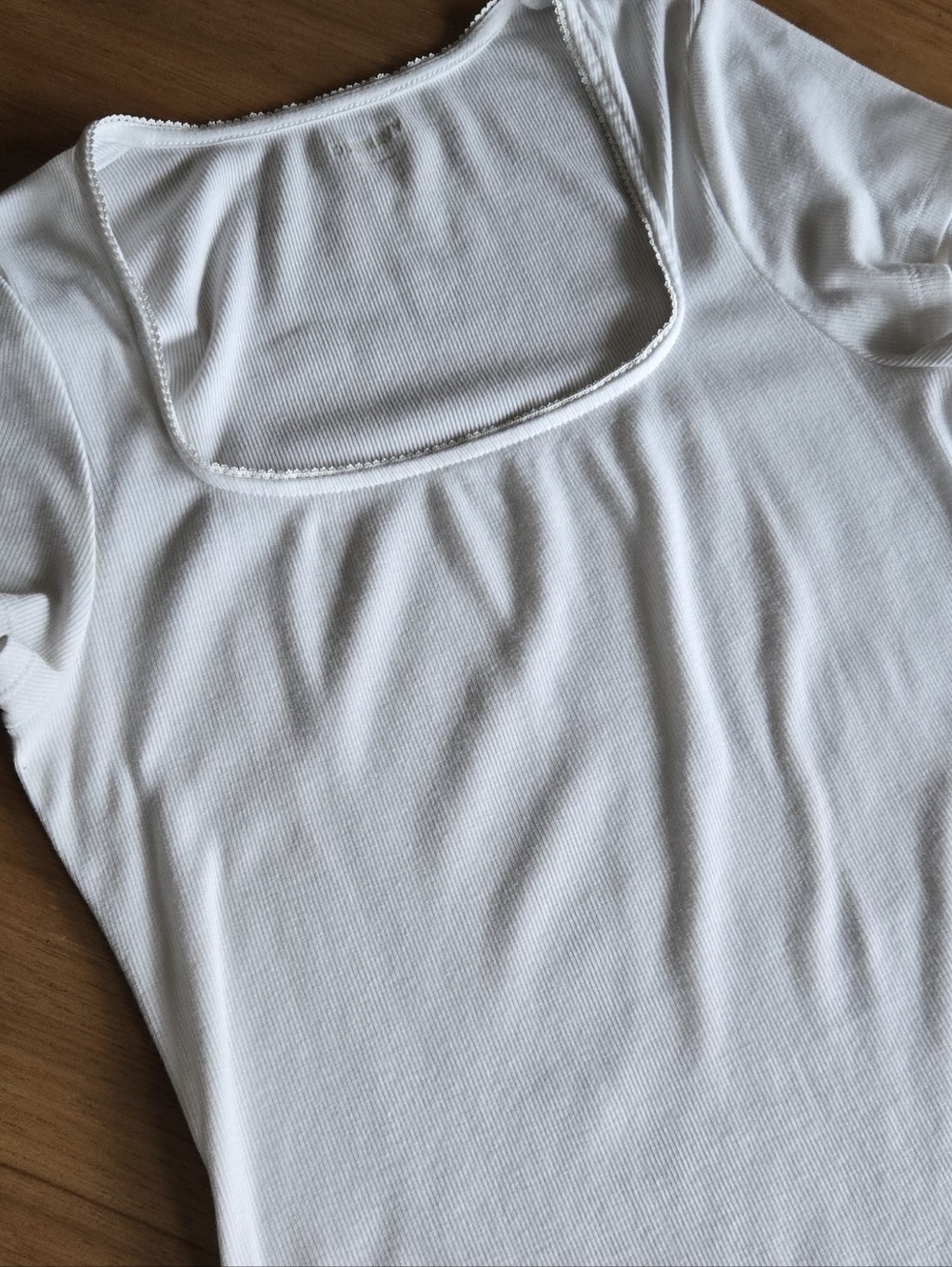 Old Navy Square Neck Tee | Size L | White Ribbed Ruffle Trim Top - Picture 3 of 4